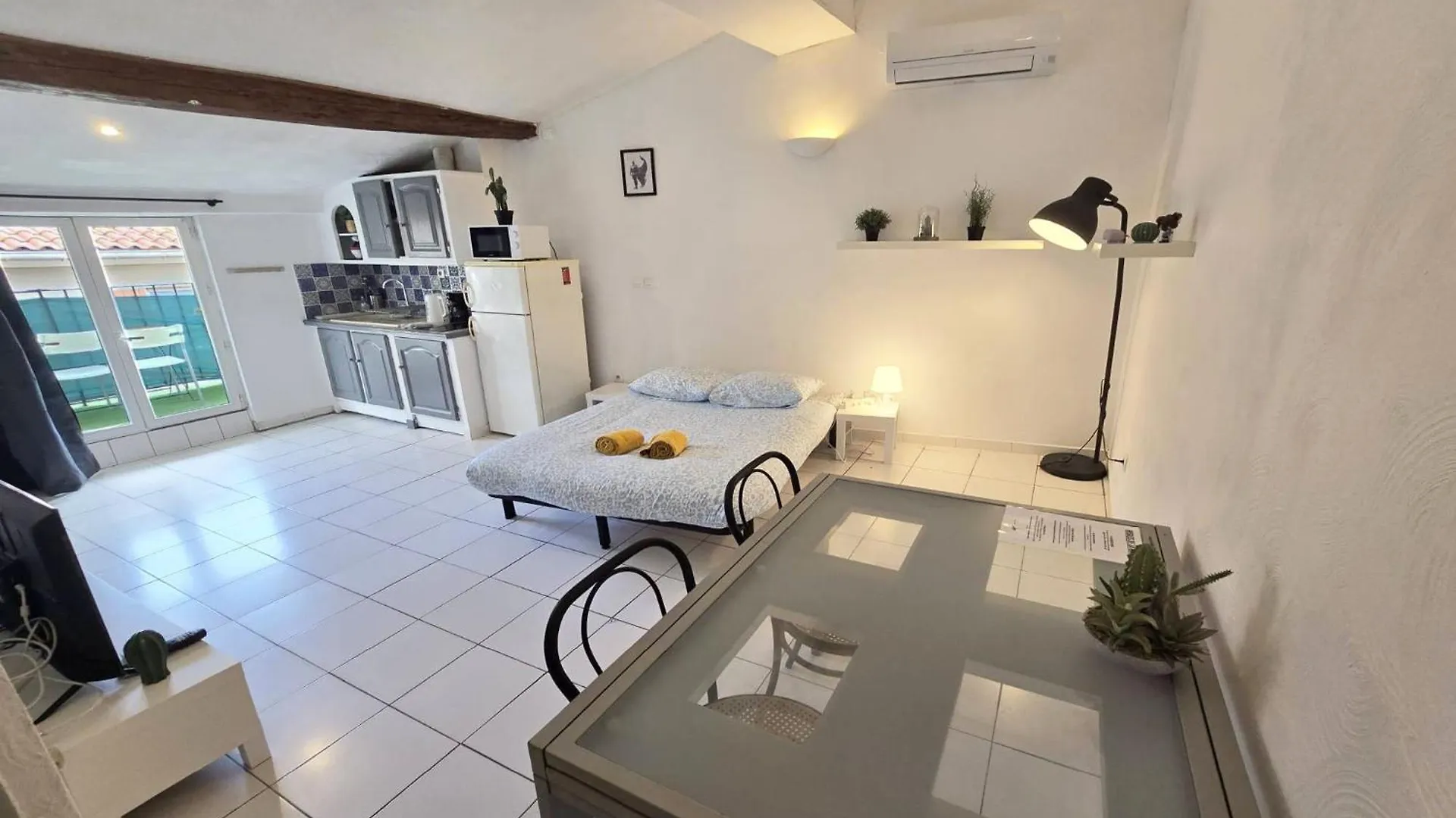 Gregbnb - Studio Rooftop 27M2 - Terrasse 14M2 - Climatise - 5E Etage Sans Ascenseur Toulon 0*,  Frankrike